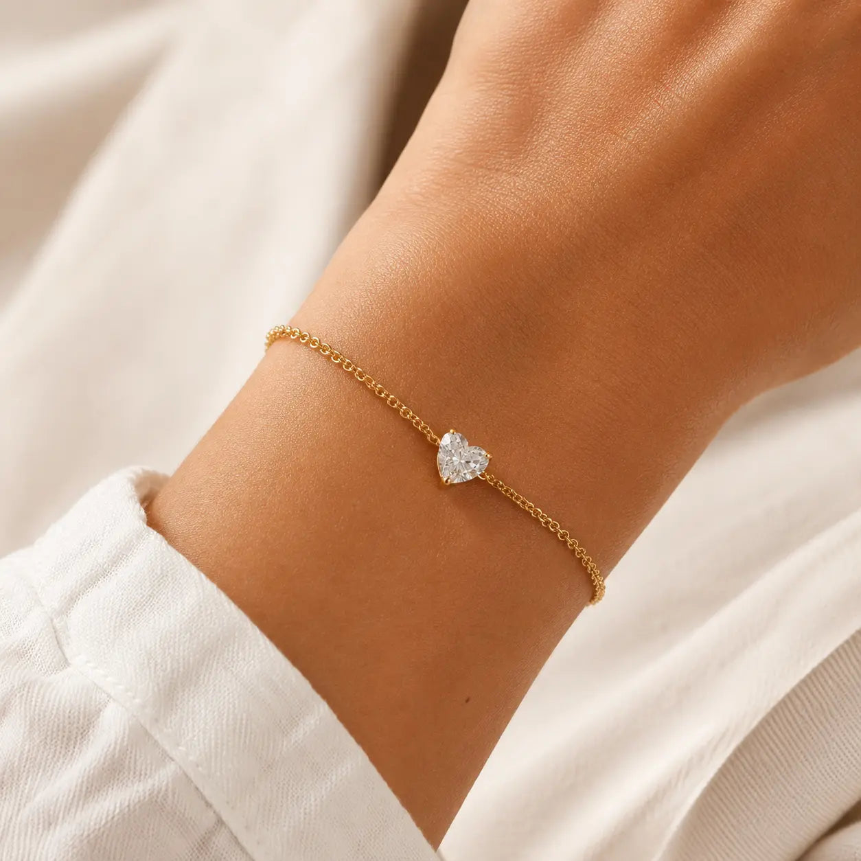 Bracelet-AMORA-Diamant-Coeur-Or-Jaune-18K-Porte