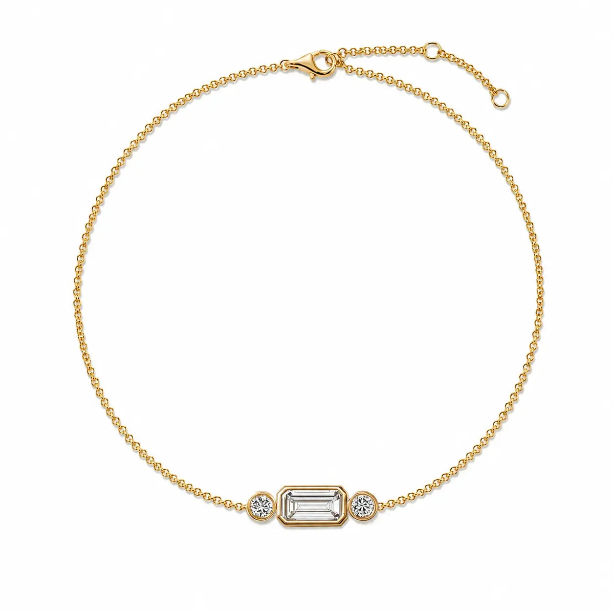 Bracelet ELYSIA en or jaune 18 carats avec diamant taille émeraude central et deux diamants ronds