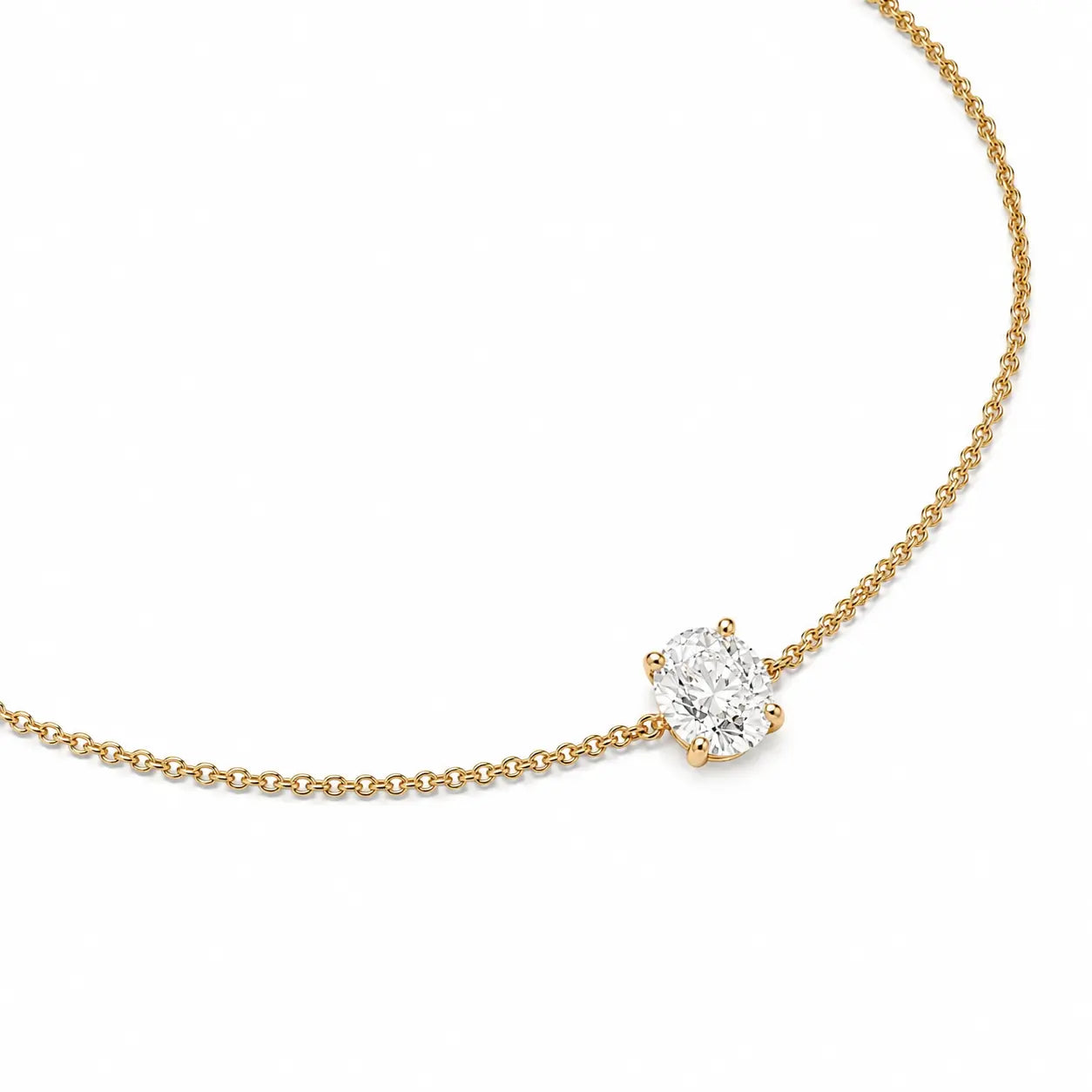 Vue détaillée du bracelet ORIANA en or jaune 18 carats avec diamant taille ovale