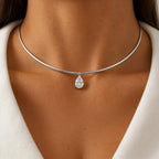 Collier rigide poire diamant