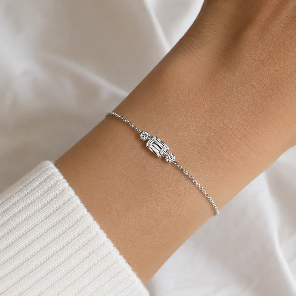 Bracelet en diamant taille émeraude, diamants ronds – ELYSIA